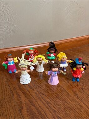 Lot of 8 Vintage Cabbage Patch Kids Mini PVC Figurines